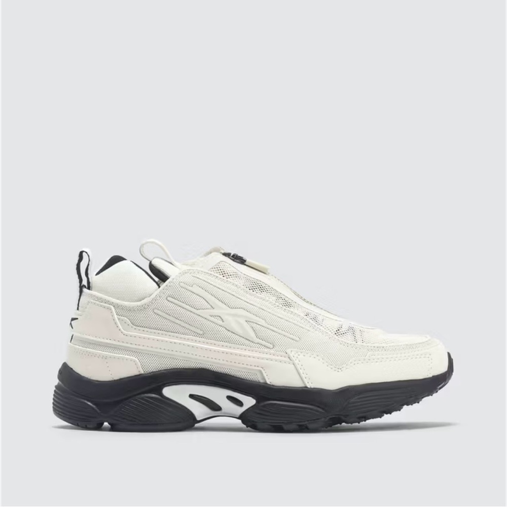 Gigi Hadid x Reebok DMX Series 2200 Zip. Brand new original box.